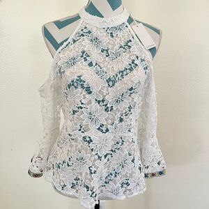 Lulumari White Lace Zipper Back Top with Bell Sleeves Embroidered Trim Large